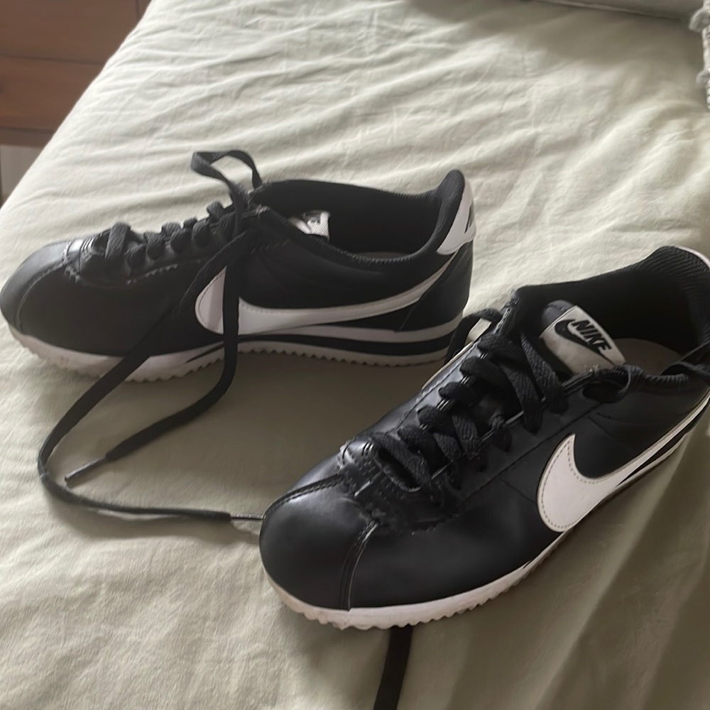Nike Classic Cortez Women's Shoe Size 6